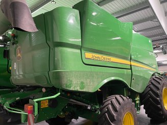 Moissonneuse batteuse John Deere S 770  - 3