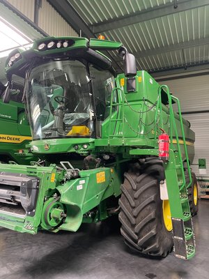 Moissonneuse batteuse John Deere S 770  - 1