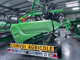 Moissonneuse batteuse John Deere S 770  - 12