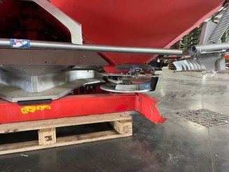 Distributeur d'engrais Kuhn Axis  - 5