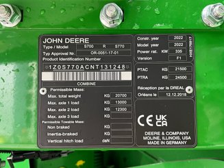 Moissonneuse batteuse John Deere S 770  - 11