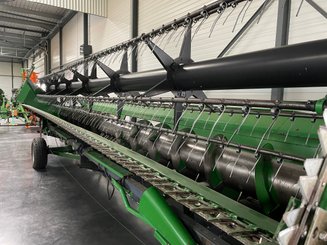 Moissonneuse batteuse John Deere S 680 - 10