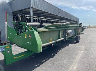 Moissonneuse batteuse John Deere S 690 - 8