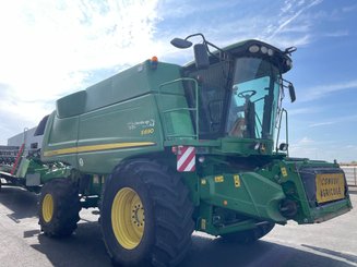 Moissonneuse batteuse John Deere S 690 - 1