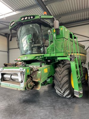 Moissonneuse batteuse John Deere S 680 - 1