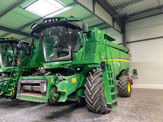 Moissonneuse batteuse John Deere S 680 - 1