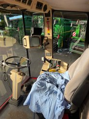 Moissonneuse batteuse Massey Ferguson MF 32 - 4