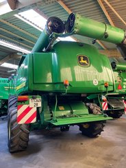Moissonneuse batteuse John Deere S 690 - 6