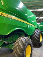 Moissonneuse batteuse John Deere S 680 - 2