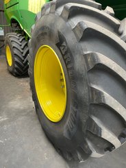 Moissonneuse batteuse John Deere S 770  - 6
