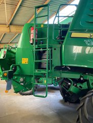 Moissonneuse batteuse John Deere T 670 - 4