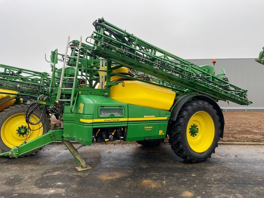 Pulvérisateur traîné John Deere R 944 - 1