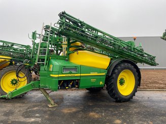 Pulvérisateur traîné John Deere R 944 - 1