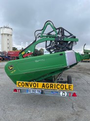 Moissonneuse batteuse John Deere S 780   - 12