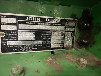 Moissonneuse batteuse John Deere CTS - 13