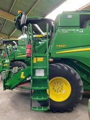 Moissonneuse batteuse John Deere T550 - 1