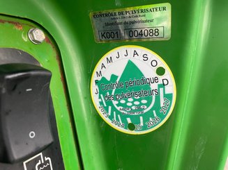 Pulvérisateur traîné John Deere R 944 - 9