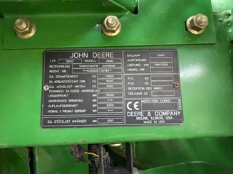 Moissonneuse batteuse John Deere S 690 - 7