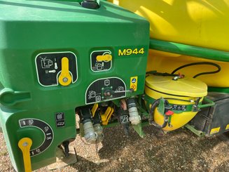 Pulvérisateur traîné John Deere M 944  - 5