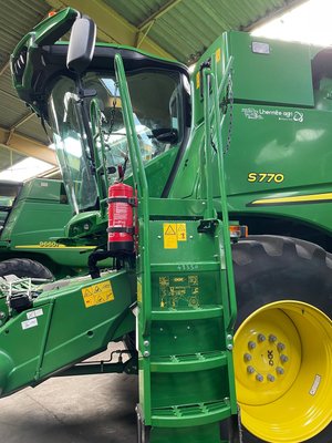 Moissonneuse batteuse John Deere S 770  - 1
