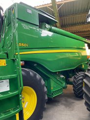 Moissonneuse batteuse John Deere T550 - 1