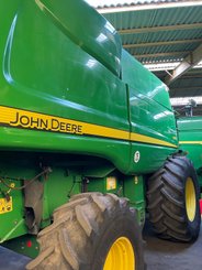 Moissonneuse batteuse John Deere S 690 - 4