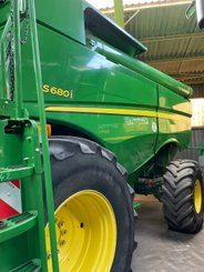 Moissonneuse batteuse John Deere S 680 - 1