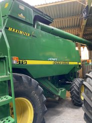 Moissonneuse batteuse John Deere CTS - 1