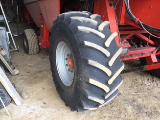 Moissonneuse batteuse Massey Ferguson MF 32 - 7