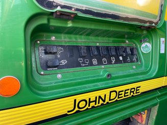 Pulvérisateur traîné John Deere R 944 - 8