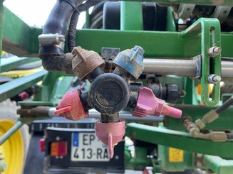 Pulvérisateur traîné John Deere R 944 - 10