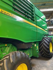 Moissonneuse batteuse John Deere T550 - 2