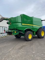 Moissonneuse batteuse John Deere S 770  - 4