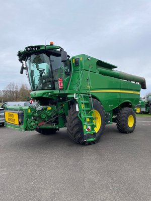 Moissonneuse batteuse John Deere S 770  - 1