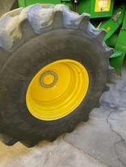 Moissonneuse batteuse John Deere S 690 - 8