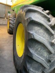 Moissonneuse batteuse John Deere S 690 - 7