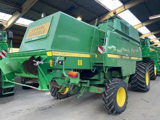 Moissonneuse batteuse John Deere 2064 - 4