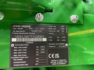 Moissonneuse batteuse John Deere S 770  - 4