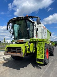 Moissonneuse batteuse Claas Lexion - 1