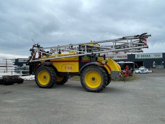 Pulvérisateur automoteur Artec R 40 - 1
