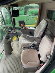 Moissonneuse batteuse John Deere S 770  - 8