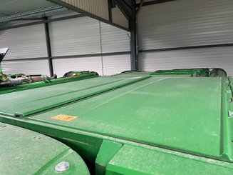 Moissonneuse batteuse John Deere S 770  - 6
