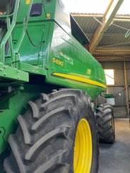 Moissonneuse batteuse John Deere S 690 - 1