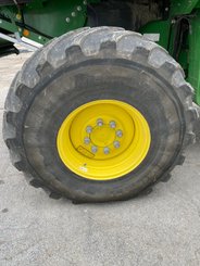 Moissonneuse batteuse John Deere S 780   - 8