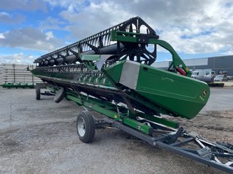 Moissonneuse batteuse John Deere S 780   - 10