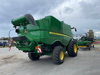 Moissonneuse batteuse John Deere S 780   - 3
