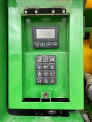 Pulvérisateur automoteur John Deere 4150 - 9
