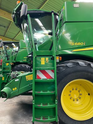 Moissonneuse batteuse John Deere S 680 - 1