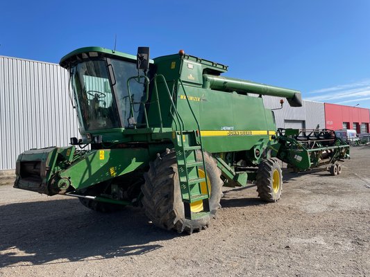 Moissonneuse batteuse John Deere CTS - 1