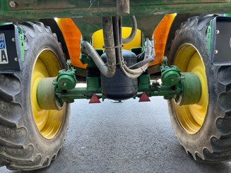 Pulvérisateur traîné John Deere R 944 - 6